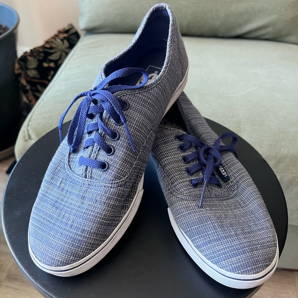 Woman’s Vans 8/12